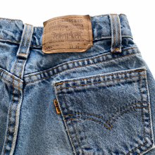 Load image into Gallery viewer, Vintage Levis 565 Wide Leg 12Y
