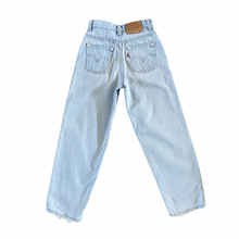 Load image into Gallery viewer, Vintage Light Wash Levis Jeans 8Y
