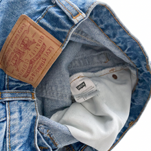Load image into Gallery viewer, Vintage Medium Blue Wide Leg Levis 12Y
