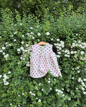 Load image into Gallery viewer, Lightweight Floral Gauze Tunic 3/4T
