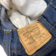 Load image into Gallery viewer, Vintage Indigo Straight Leg Levis 2T
