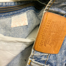 Load image into Gallery viewer, Vintage Levis 531 Tapered Leg W27”
