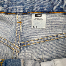 Load image into Gallery viewer, Vintage Levis 501 Shorts Waist 28&quot;
