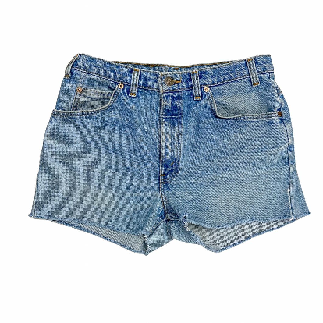Vintage Levis Shorts Waist 32”
