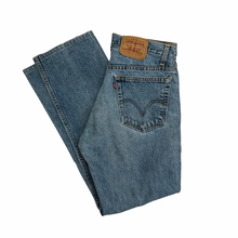 Load image into Gallery viewer, Vintage Straight Leg Levis 505 Waist 33
