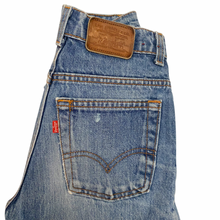 Load image into Gallery viewer, Vintage Levis Straight Leg Waist 26”
