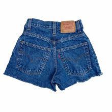 Load image into Gallery viewer, Vintage Levis 570 Shorts 10Y
