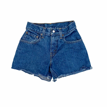 Load image into Gallery viewer, Vintage Levis 570 Shorts 10Y
